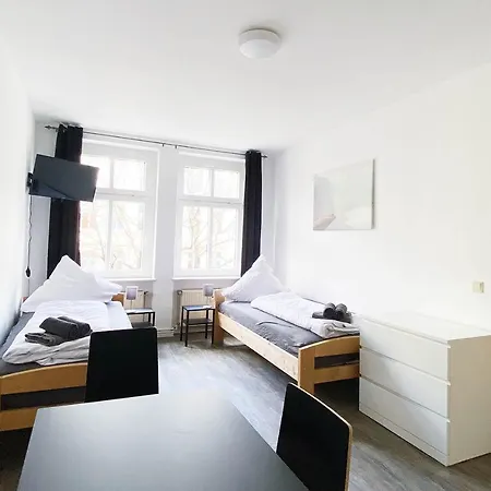 Schoene Mit Wlan Netflix Zugang * Magdeburg