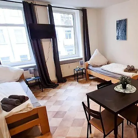 Schoene Mit Wlan Netflix Zugang * Magdeburg